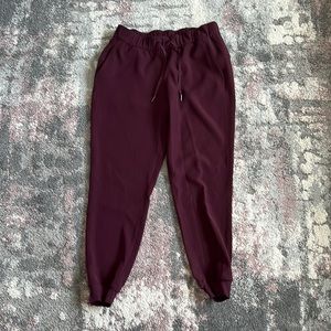 - Lululemon High Rise Jogger